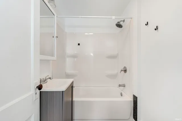 $179,900 | 108 West Smith Street, South Whitley, IN 46787