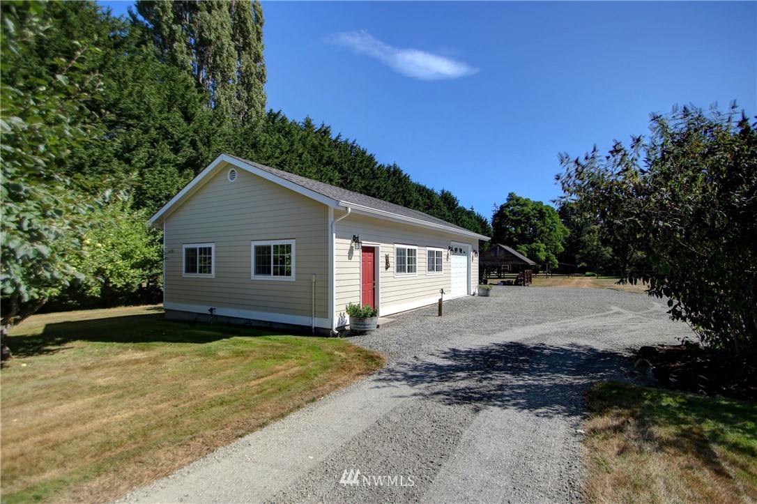 13694 Bayview Road Mount Vernon, WA 98273 - Photo 5 of 25