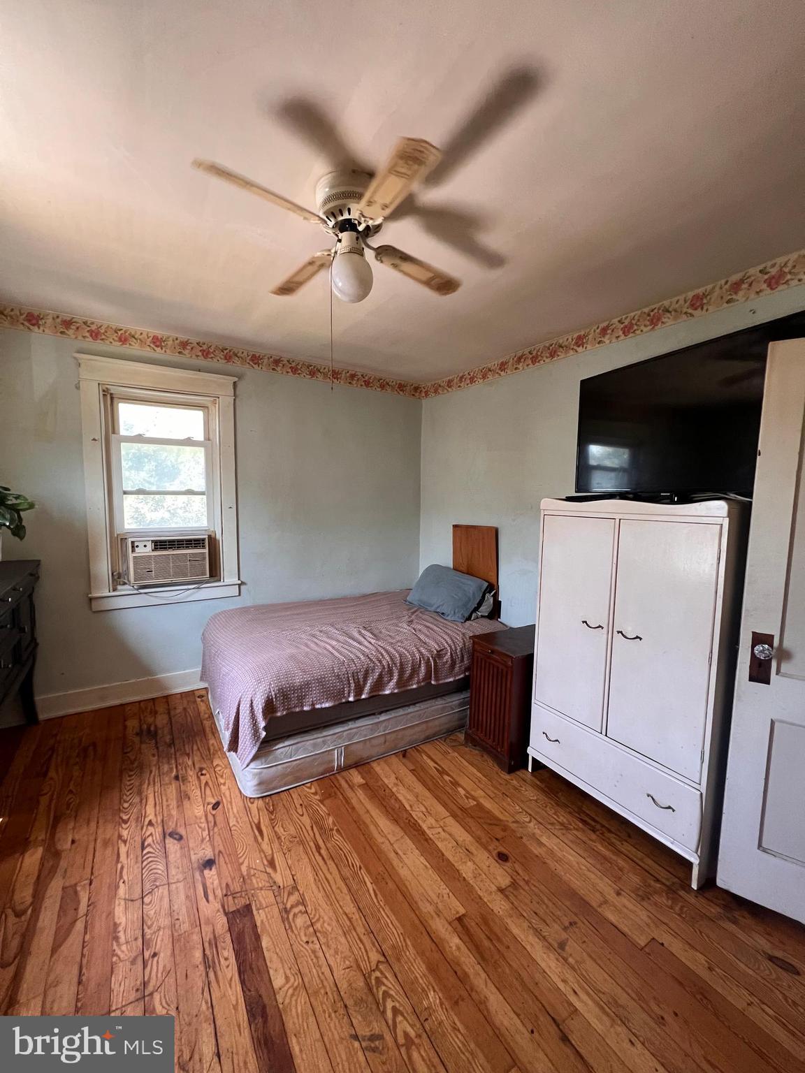 737 Philadelphia Avenue Reading, PA 19607 - Photo 14 of 16 Bedroom