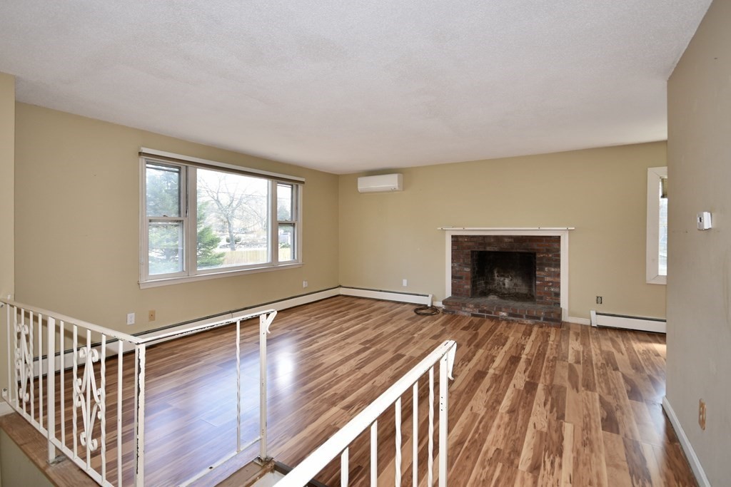 23 Somerset Road Mashpee, MA 02649 - Photo 4 of 21