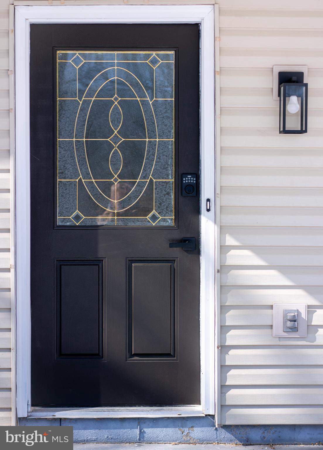 6152 Pigeon Hill Road Spring Grove, PA 17362 - Photo 2 of 35 a view of entryway