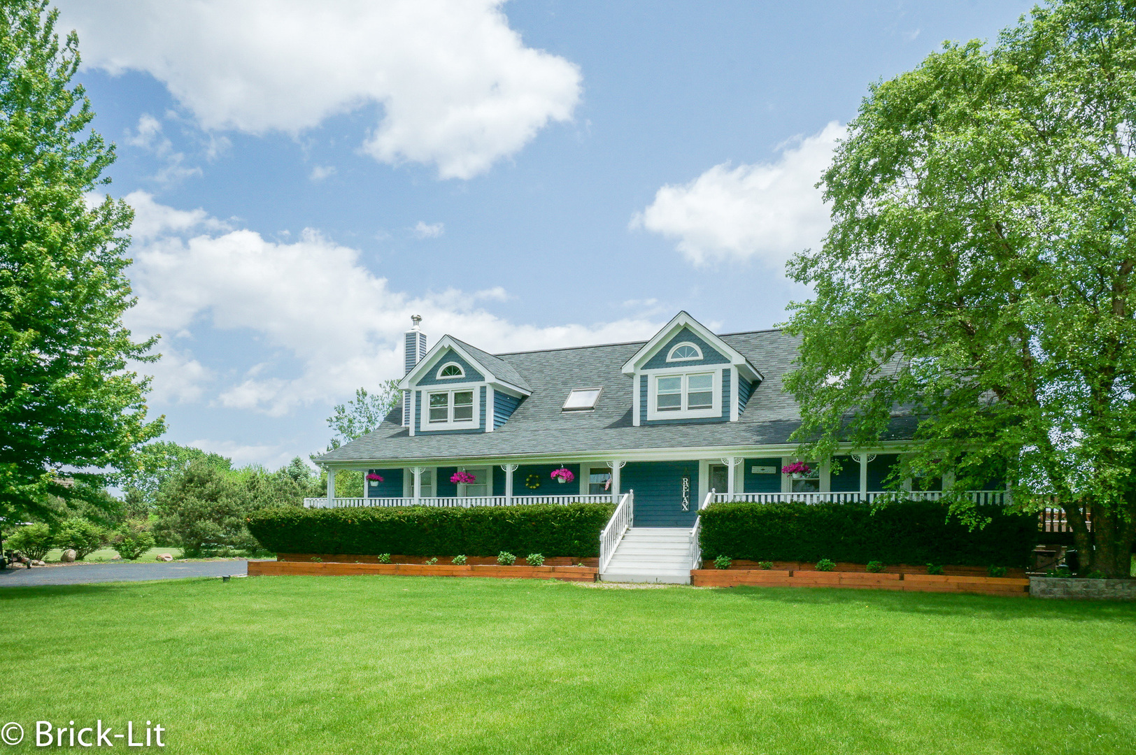 23959 South Schoolhouse Road Manhattan, IL 60442 - Photo 2 of 31 a front view of house with yard and green space