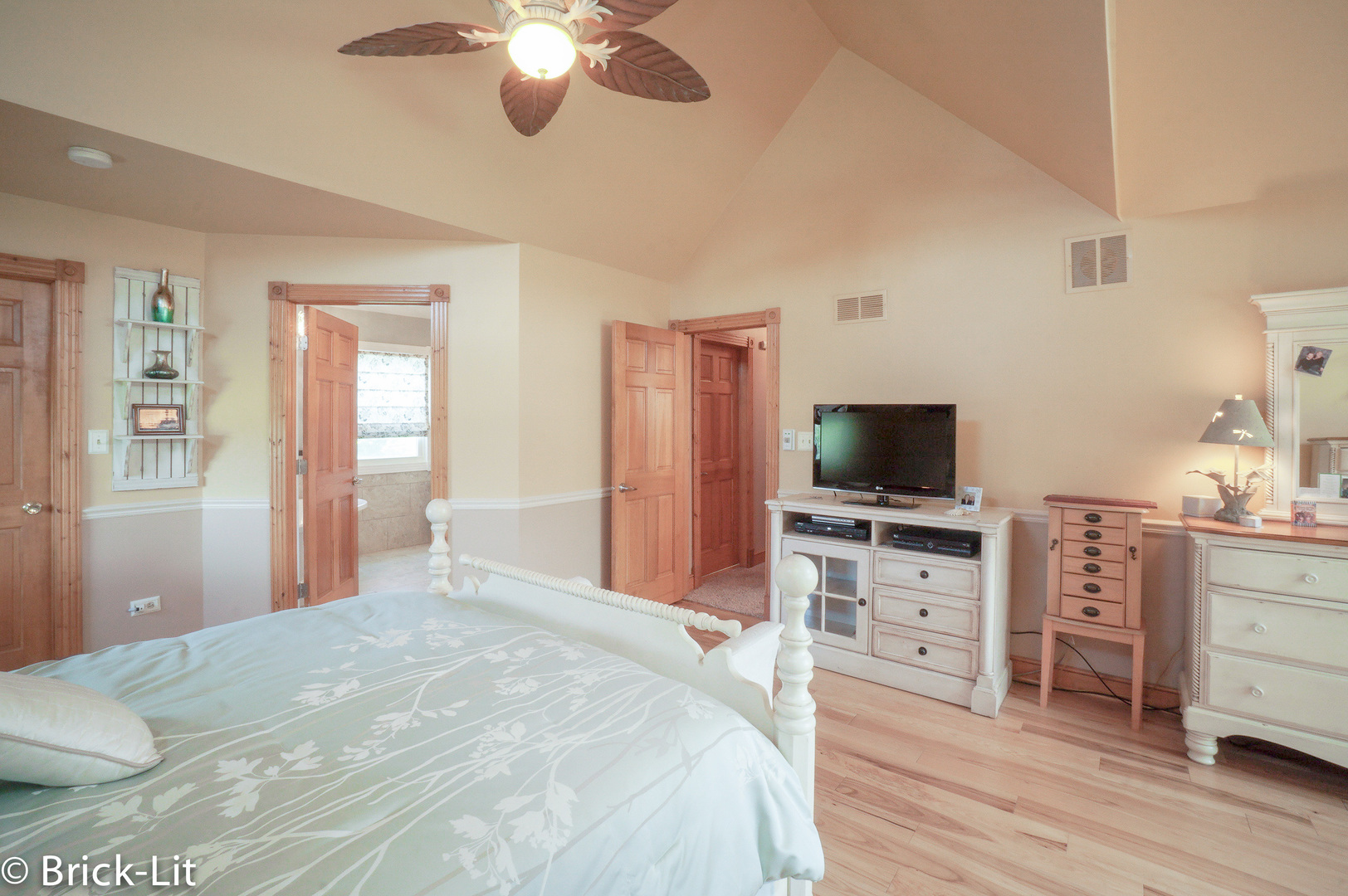 23959 South Schoolhouse Road Manhattan, IL 60442 - Photo 24 of 31 a bedroom with a bed and furniture