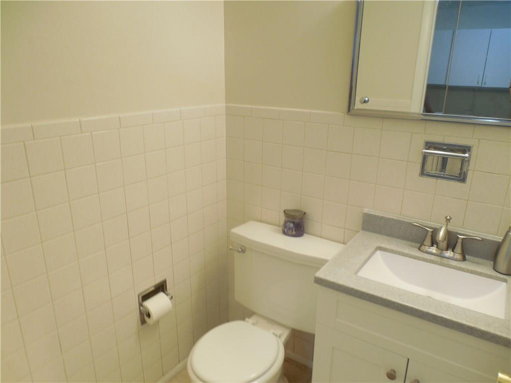 10012 Heather Hills Road Indianapolis, IN 46229 - Photo 5 of 34 Gallery Image 5