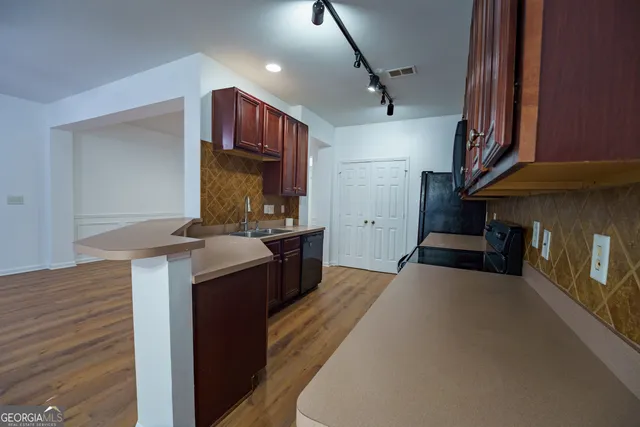 $1,900 | 2555 Flat Shoals Road, Unit 1402, College Park, GA 30349