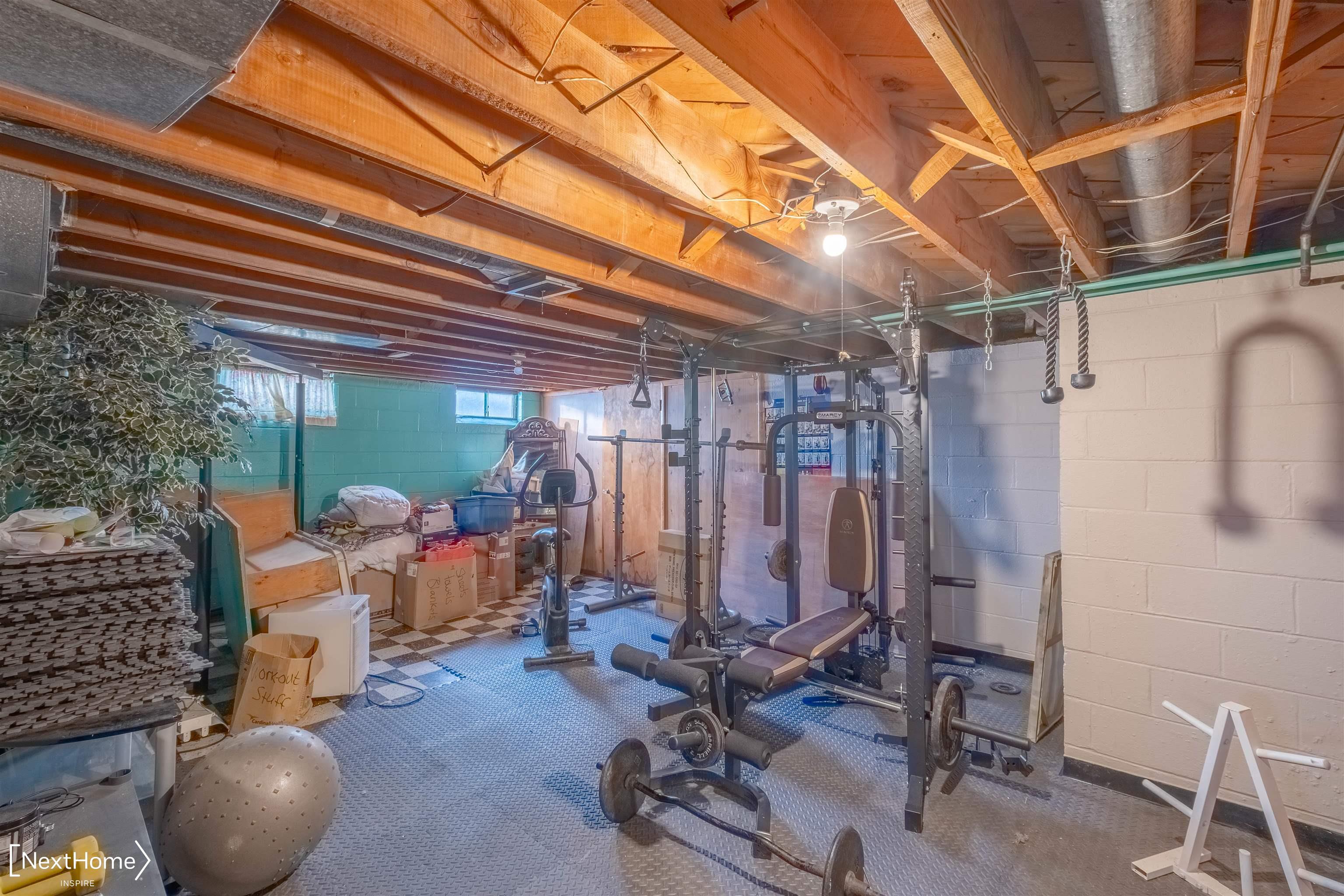 6121 Corunna Road Flint, MI 48532 - Photo 13 of 19 50164884-98a64727-b506-4ebc-8eff-6ddd6ca00309.JPG