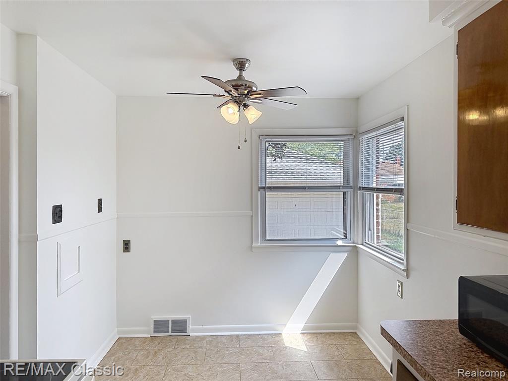 8842 Merriman Road Livonia, MI 48150 - Photo 9 of 28 Gallery Image 9