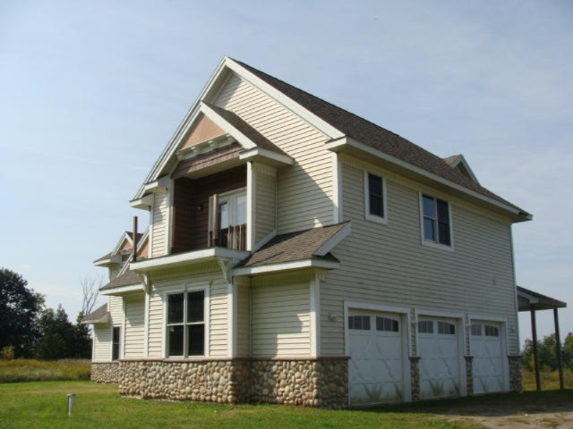 1349 Hayes Road Muir, MI 48860 - Photo 3 of 17 002