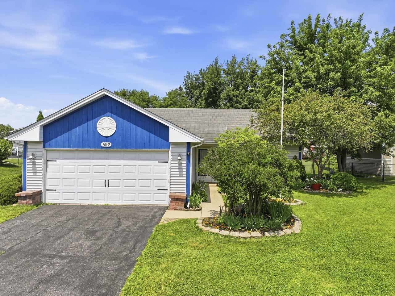 592 Bluff Street Carol Stream, IL 60188 - Photo 1 of 31