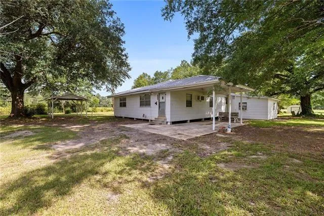 $225,000 | 30235 George White Road, Holden, LA 70744