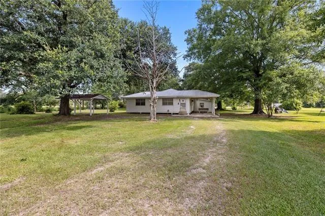 $225,000 | 30235 George White Road, Holden, LA 70744