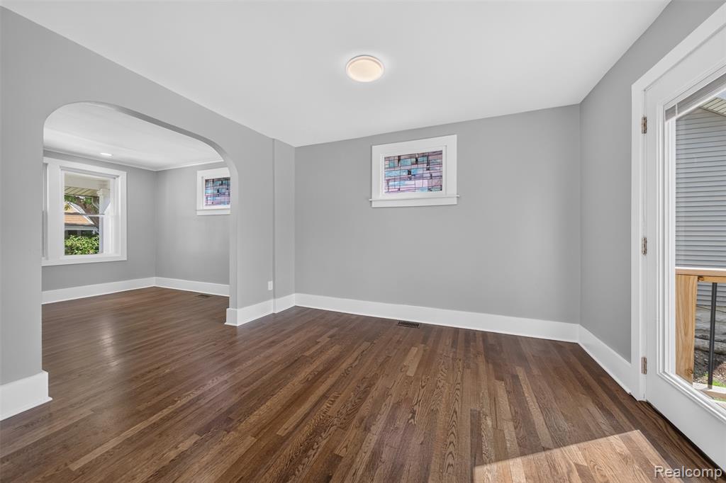 761 Columbia Road Berkley, MI 48072 - Photo 13 of 29 Gallery Image 13