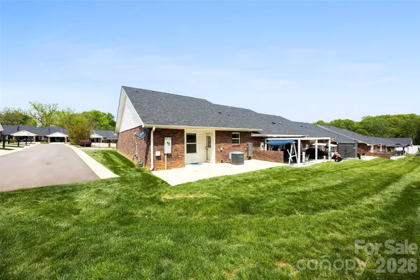 $299,900 | 7000 Owens Court, Lowell, NC 28098