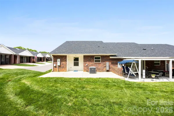 $299,900 | 7000 Owens Court, Lowell, NC 28098