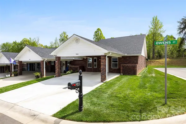 $299,900 | 7000 Owens Court, Lowell, NC 28098