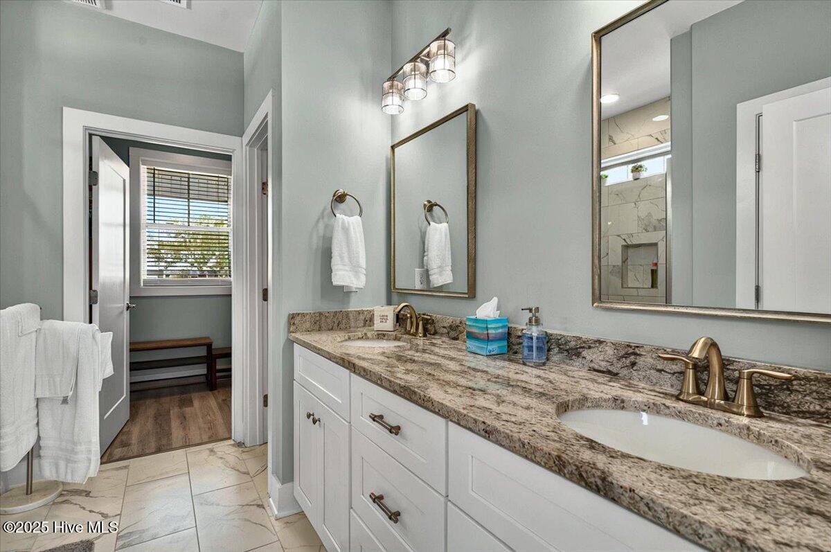 550 Barber Road Southport, NC 28461 - Photo 18 of 64 Primary Bath