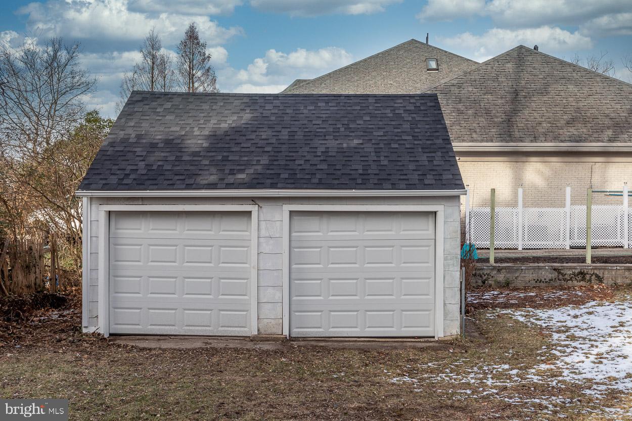 210 West Maple Road Linthicum Heights, MD 21090 - Photo 12 of 46 2 Car Detached Garage