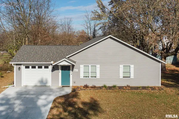 $219,900 | 607 East 2nd Street, Delavan, IL 61734