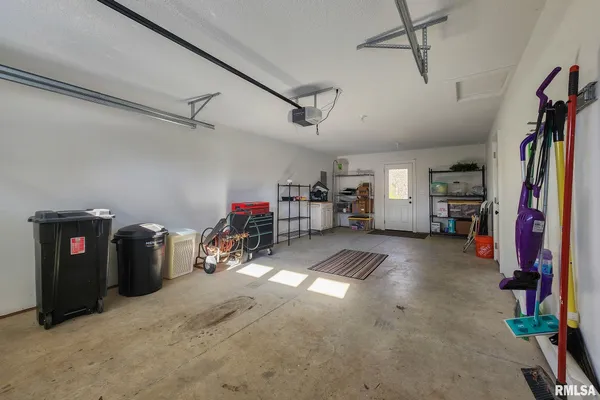 $219,900 | 607 East 2nd Street, Delavan, IL 61734