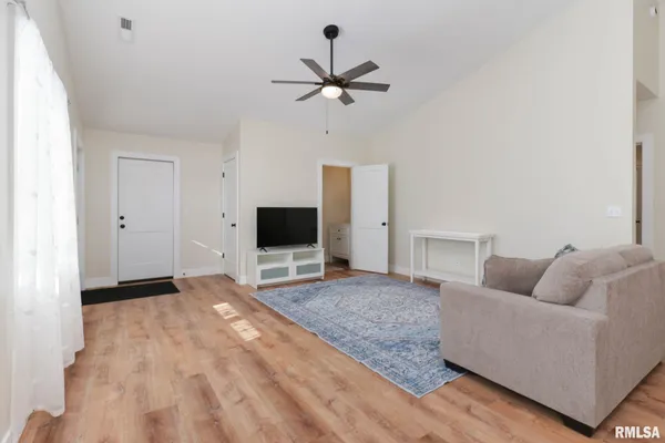 $219,900 | 607 East 2nd Street, Delavan, IL 61734