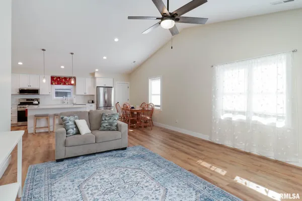 $219,900 | 607 East 2nd Street, Delavan, IL 61734