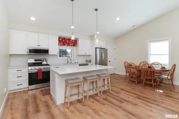 $219,900 | 607 East 2nd Street, Delavan, IL 61734