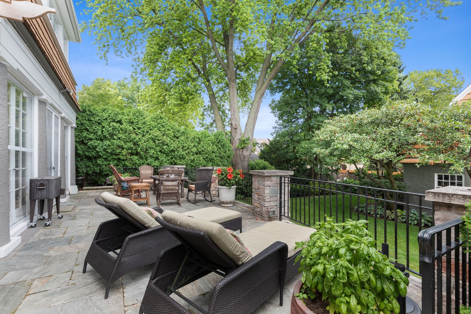 1011 Sheridan Road Evanston, IL 60202 - Photo 27 of 43