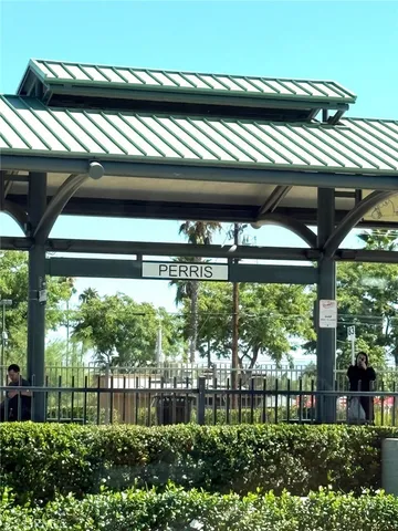 a view of a large building