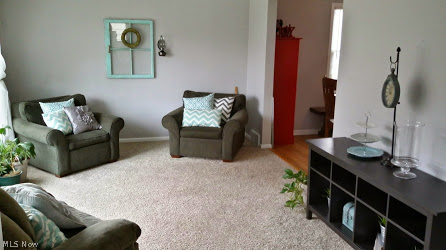4036 Charlton Road Cleveland, OH 44121 - Photo 3 of 25