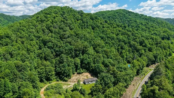 $28,900 | 10633 Poplar Gap Road, Ravencliff, WV 25913
