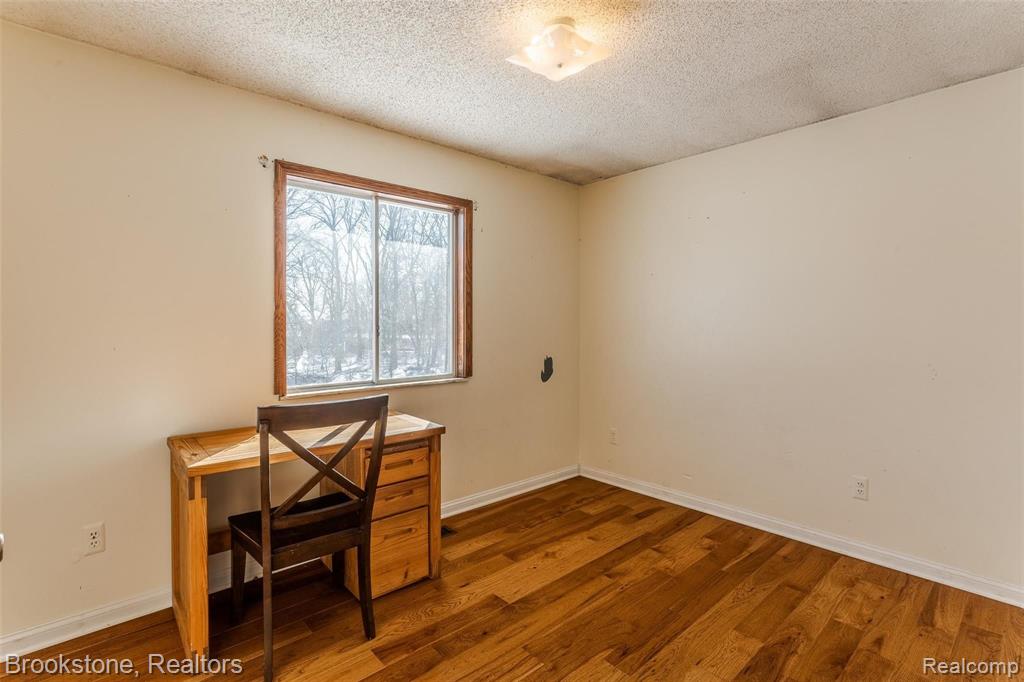 4909 West Schafer Road Pinckney, MI 48169 - Photo 18 of 40