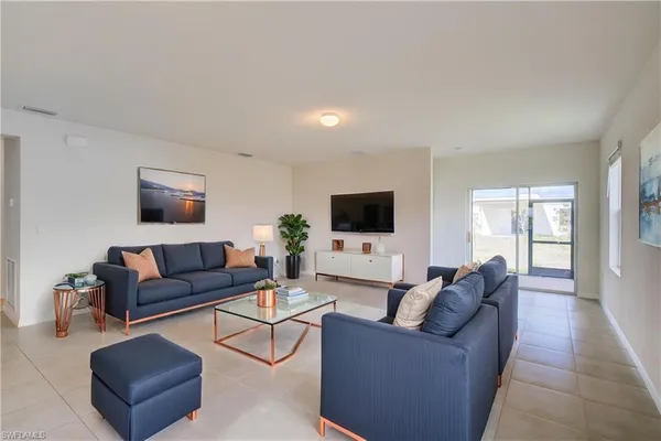 $299,900 | 211 Northeast 20th Street, Cape Coral, FL 33909