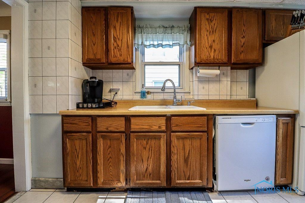 4446 Garrison Road Toledo, OH 43613 - Photo 6 of 36 Gallery Image 6