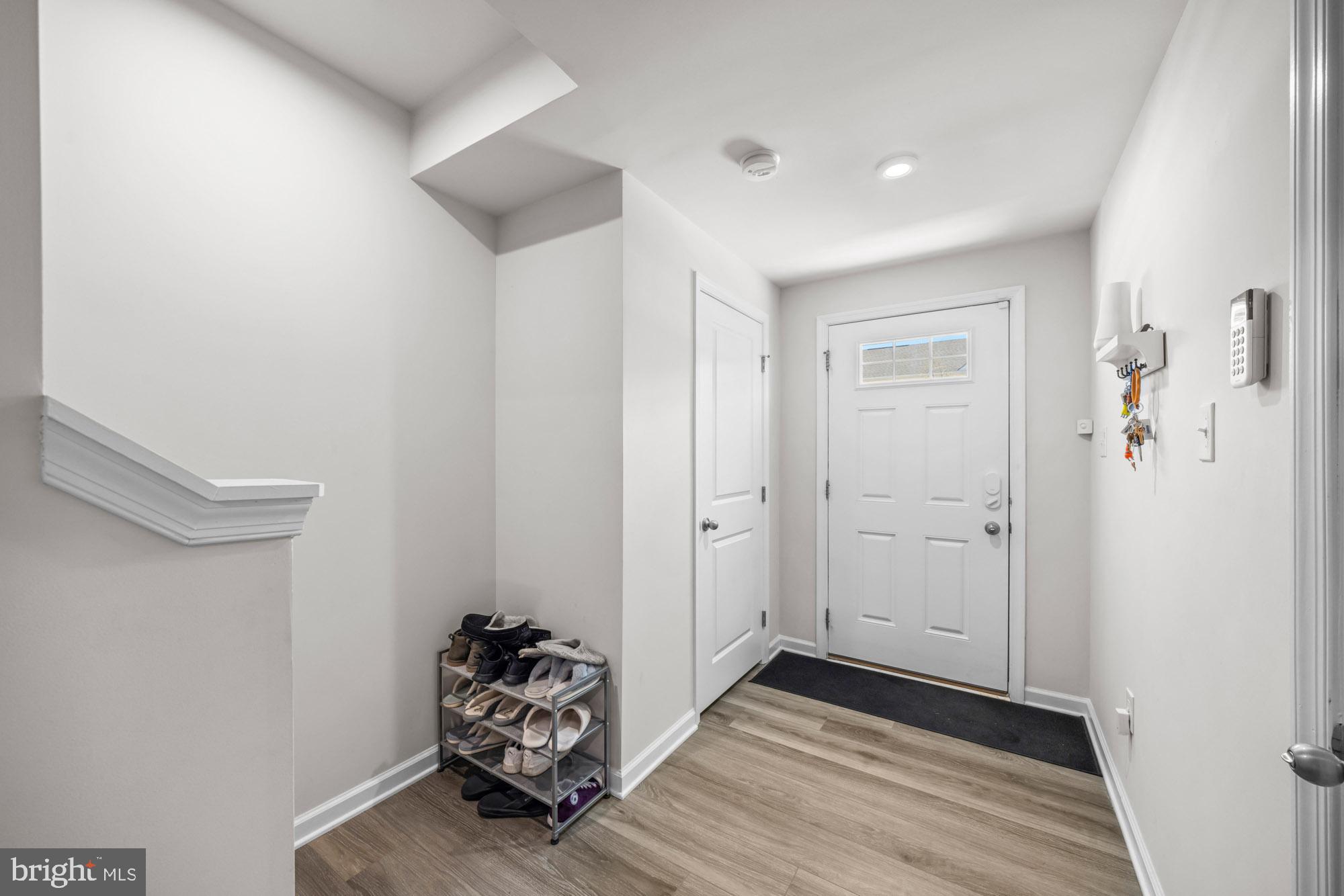 11 Mulberry Lane Clementon, NJ 08021 - Photo 4 of 32 a room with hard wood floors