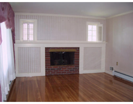 35 Hatherly Road Waltham, MA 02452 - Photo 3 of 15 Gallery Image 3