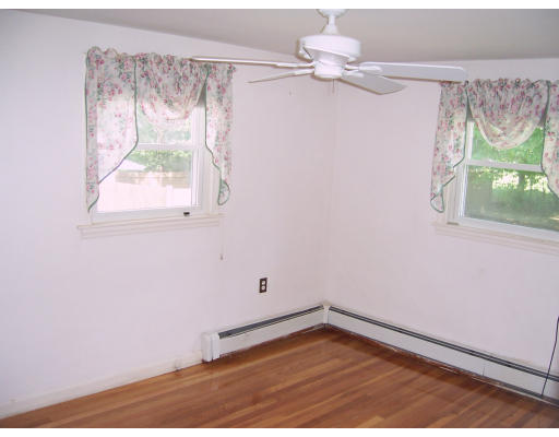 35 Hatherly Road Waltham, MA 02452 - Photo 8 of 15 Gallery Image 8