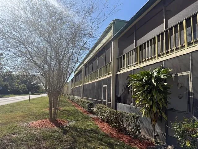 $1,950 | 4113 Northwest 88th Avenue, Unit 203, Coral Springs, FL 33065