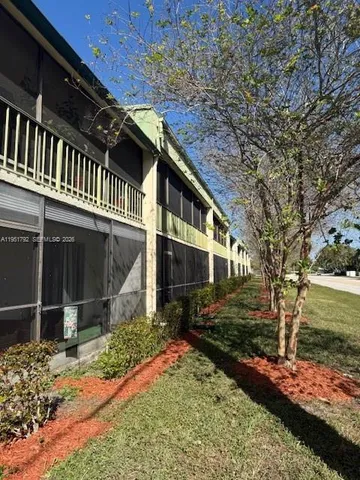 $1,950 | 4113 Northwest 88th Avenue, Unit 203, Coral Springs, FL 33065