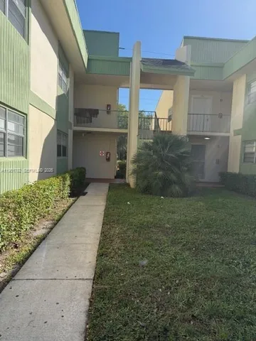 $1,950 | 4113 Northwest 88th Avenue, Unit 203, Coral Springs, FL 33065