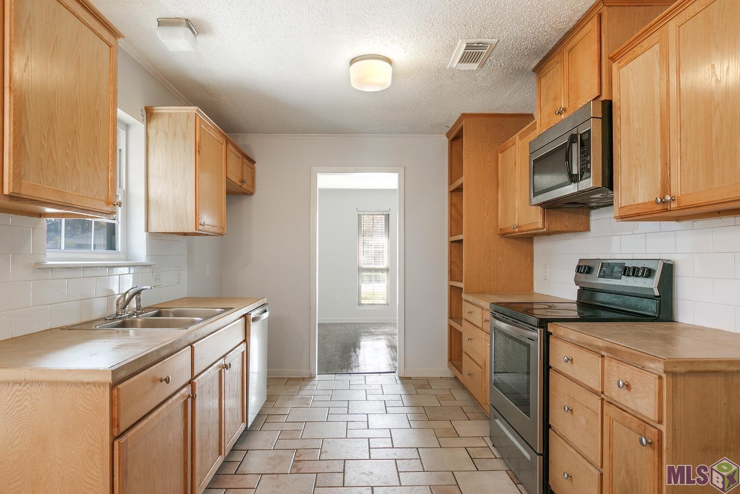 16711 Patton Avenue Baton Rouge, LA 70816 - Photo 4 of 17