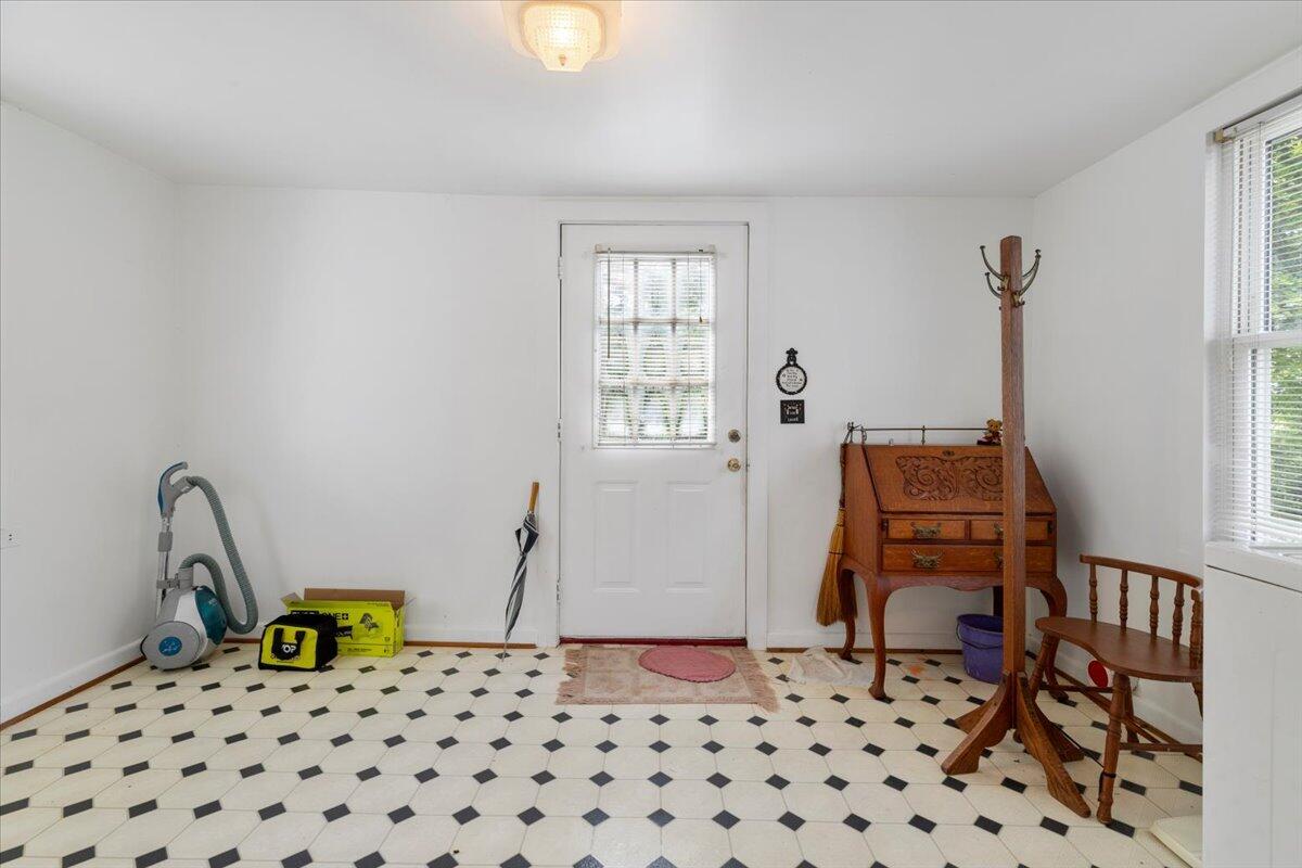 3839 Welcome Valley Road Southeast Roanoke, VA 24014 - Photo 23 of 40 28-28