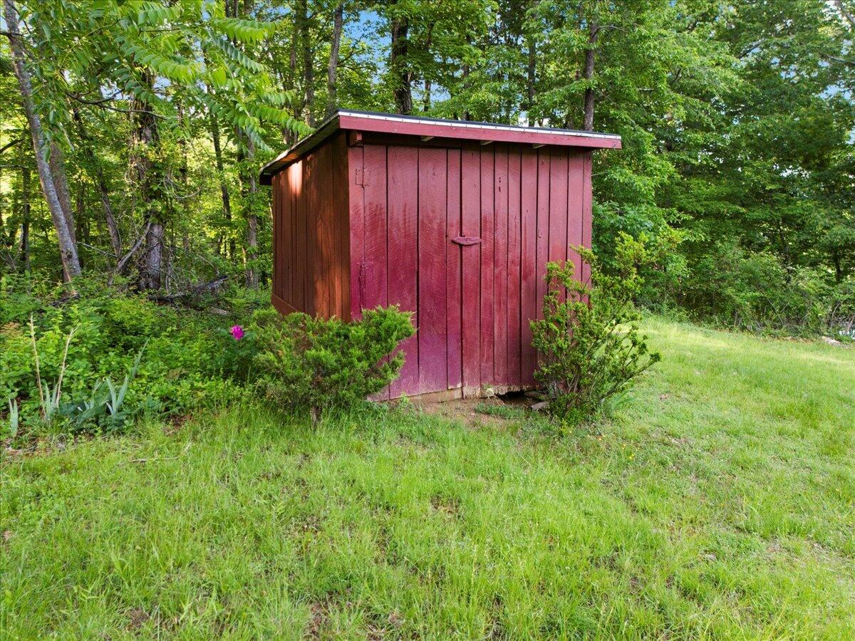 3839 Welcome Valley Road Southeast Roanoke, VA 24014 - Photo 29 of 40 37-38