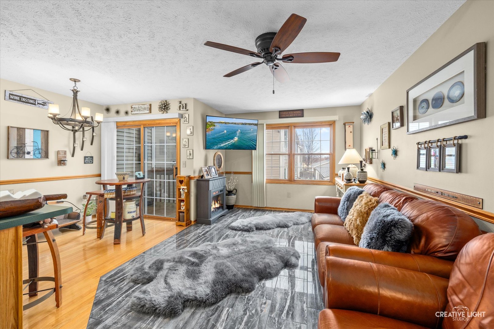 470 South Peace Road Sycamore, IL 60178 - Photo 6 of 25 a living room with furniture wooden floor and a window