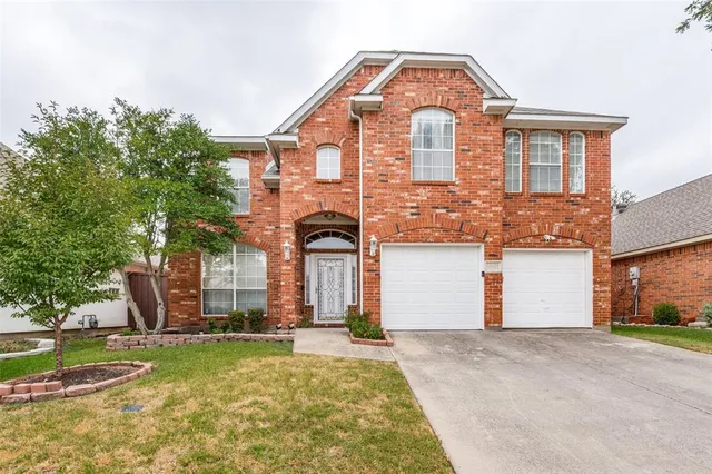 a front view of house with yard