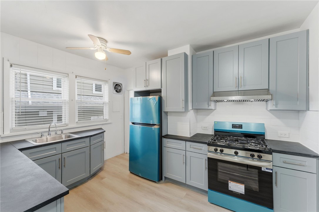 102 Overhill Road Providence, RI 02906 - Photo 12 of 38