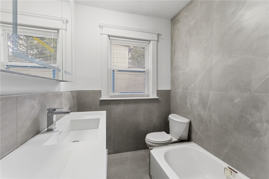 102 Overhill Road Providence, RI 02906 - Photo 23 of 38