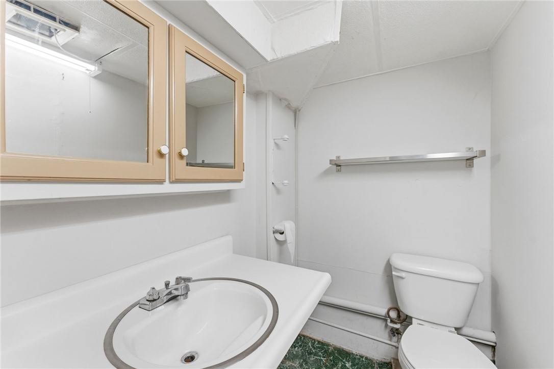 102 Overhill Road Providence, RI 02906 - Photo 31 of 38