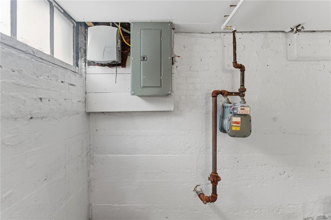 102 Overhill Road Providence, RI 02906 - Photo 35 of 38