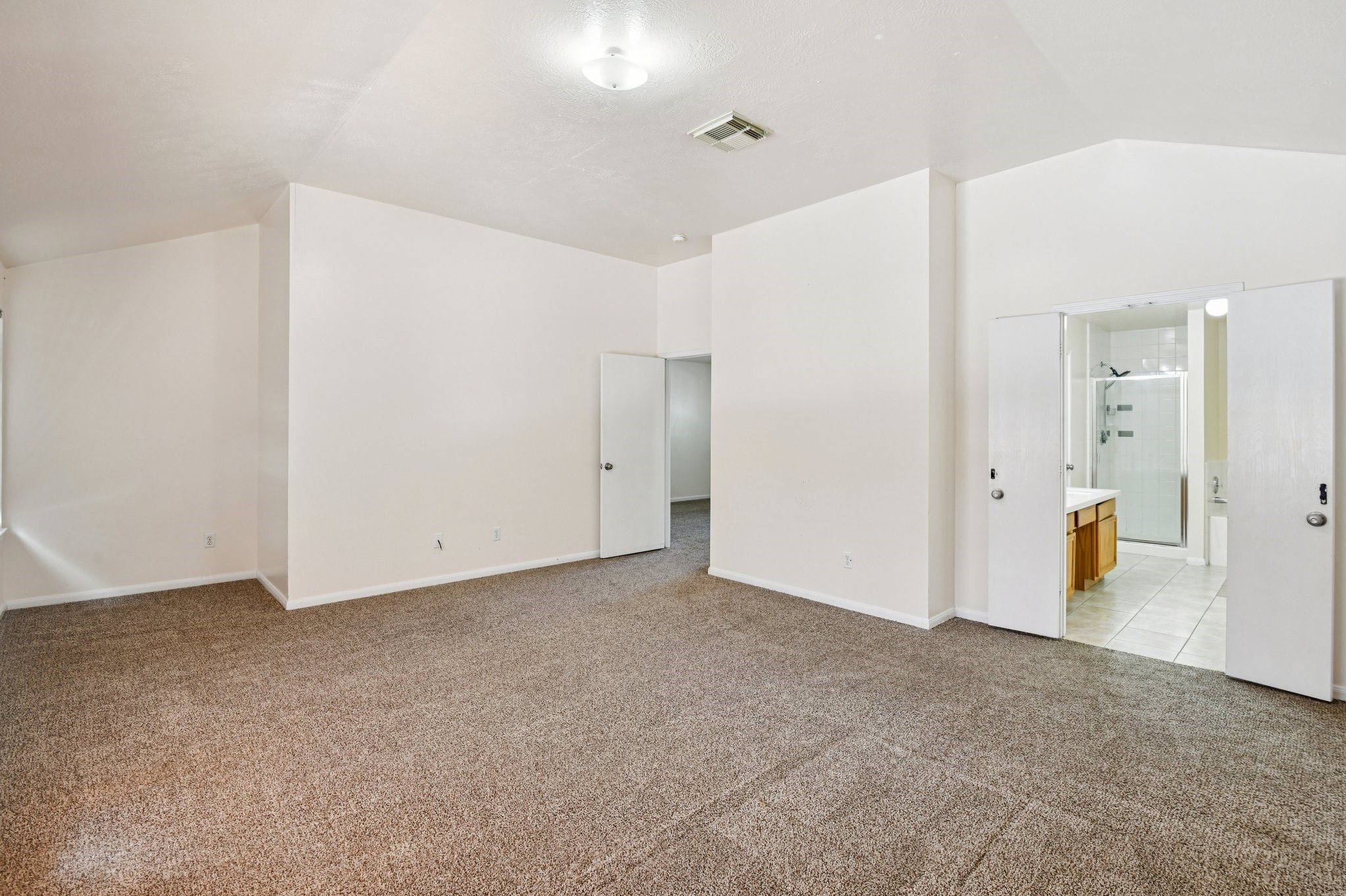 12270 Cobbs Creek Road Houston, TX 77067 - Photo 33 of 42 a view of an empty room