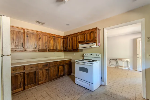 $129,999 | 1317 Shawnettee Road, Collinwood, TN 38450